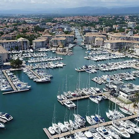Апартаменты Dans Port 2 Фрежюс