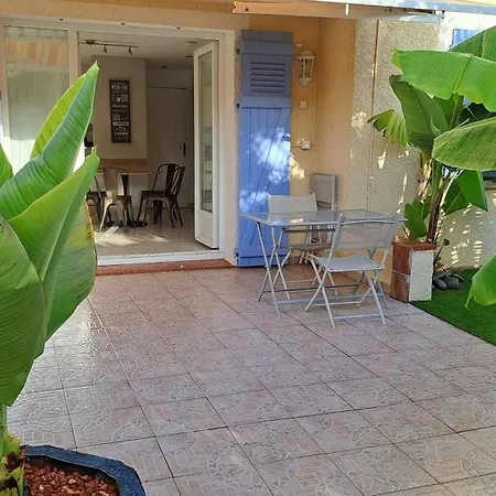 Dans Port 2 Apartment