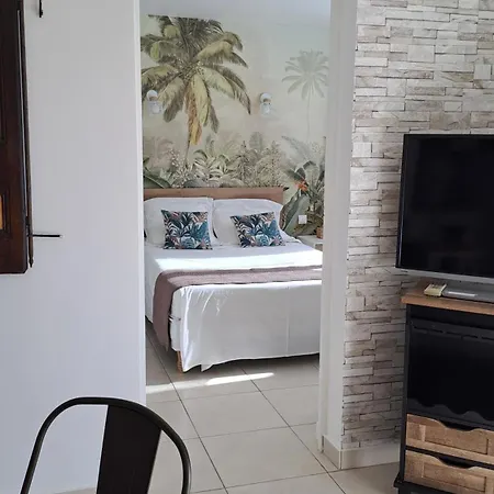 Dans Port 2 * Frejus